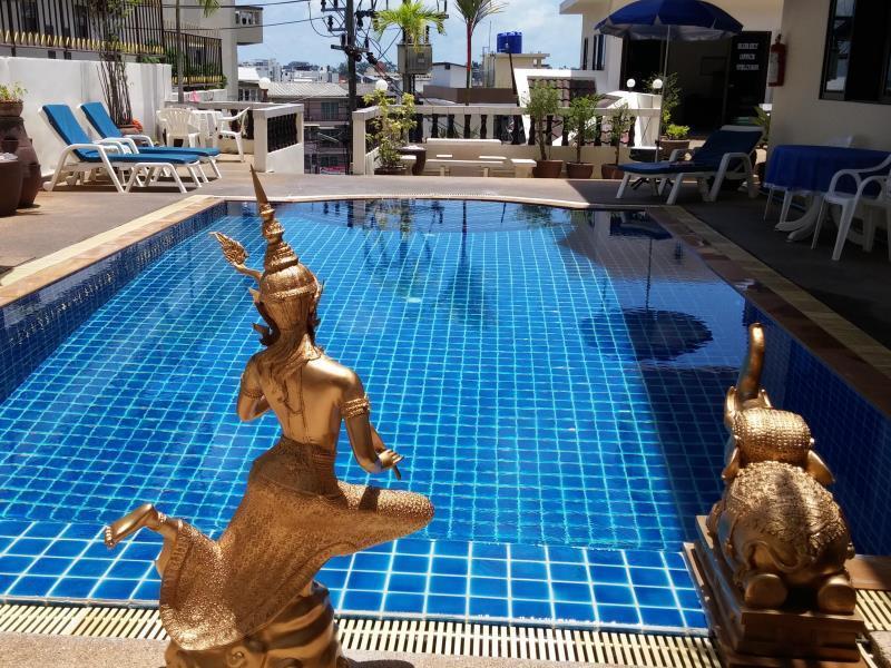 Blue Sky Hotell Patong