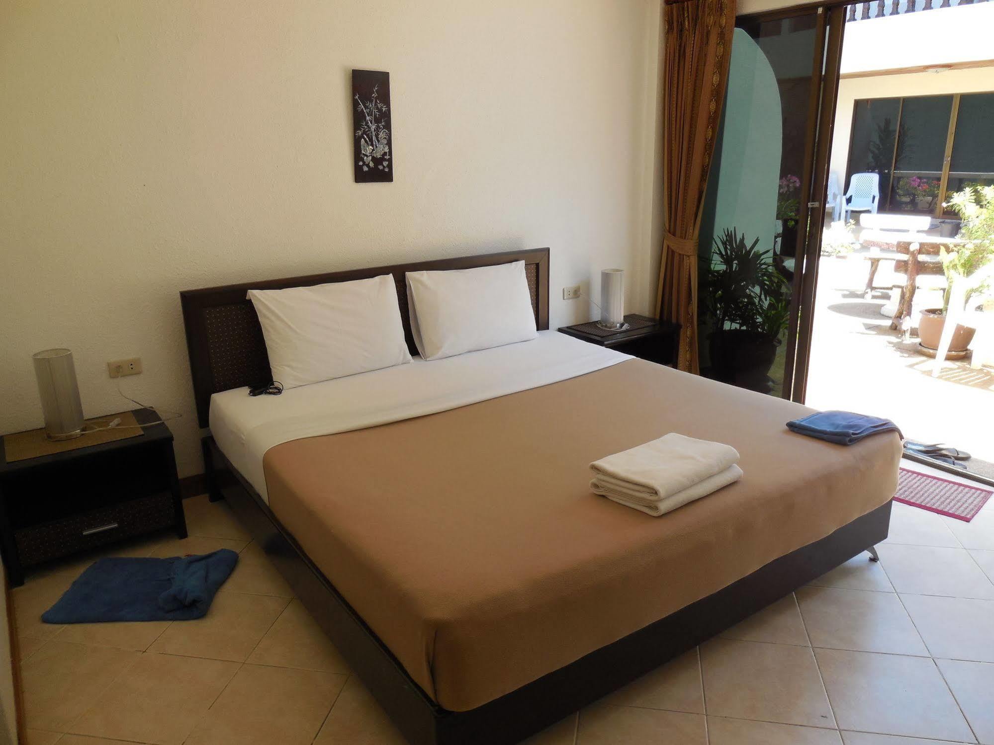 Hotell Blue Sky Patong